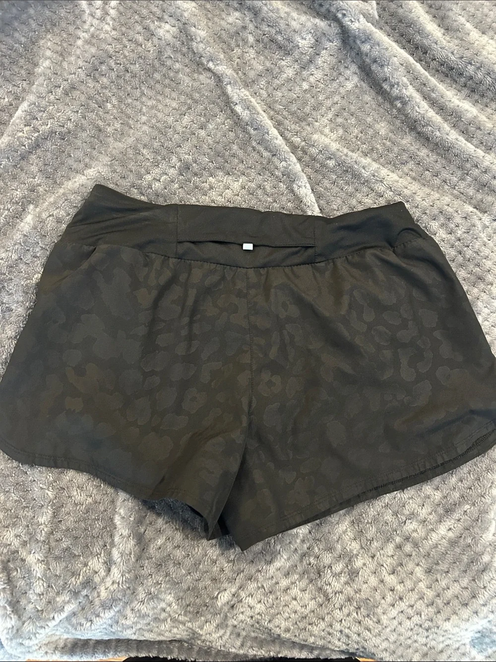 NWOT Amazing Animal Print Leopard Print Black Running Shorts SzM